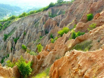 Стобските пирамиди